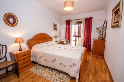 Apartamento T3 para Venda em Ramada e Caneças