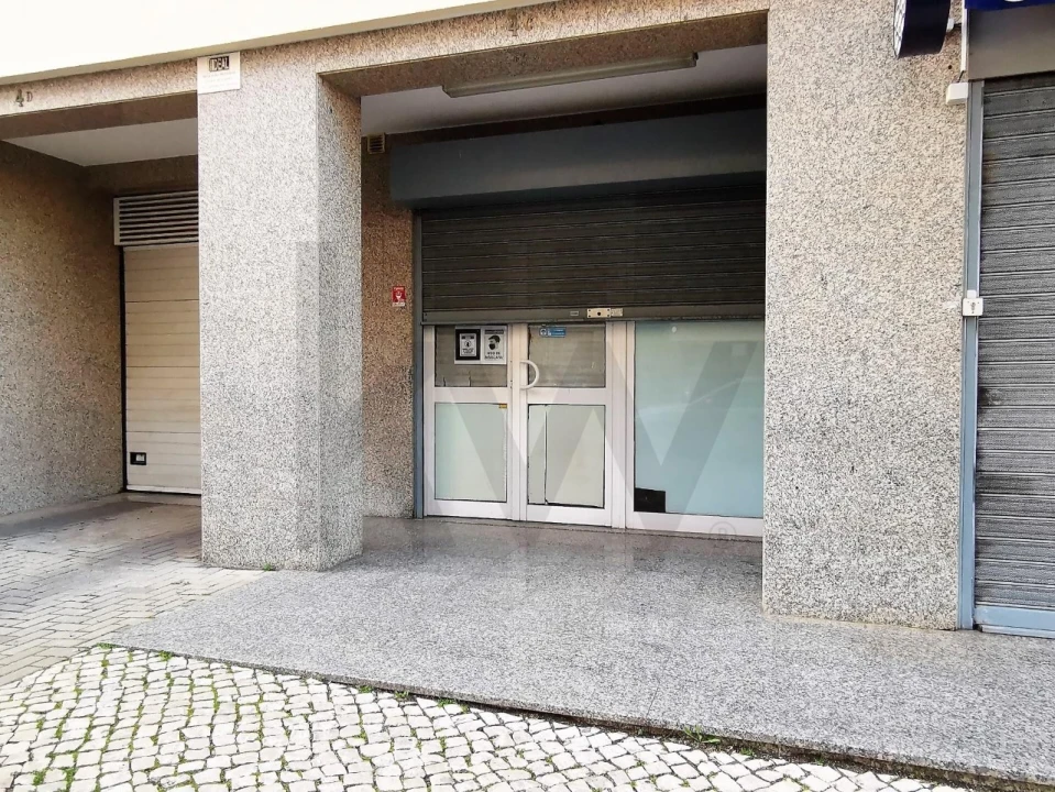 Loja para Arrendamento em Carnaxide e Queijas Foto 8