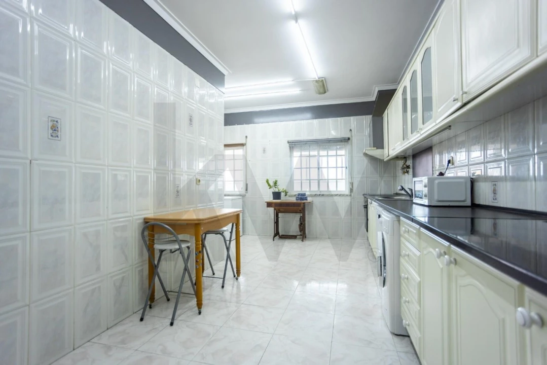 Apartamento T2 para Venda em Palhais e Coina Foto 4