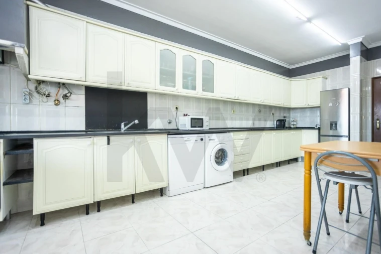 Apartamento T2 para Venda em Palhais e Coina Foto 6