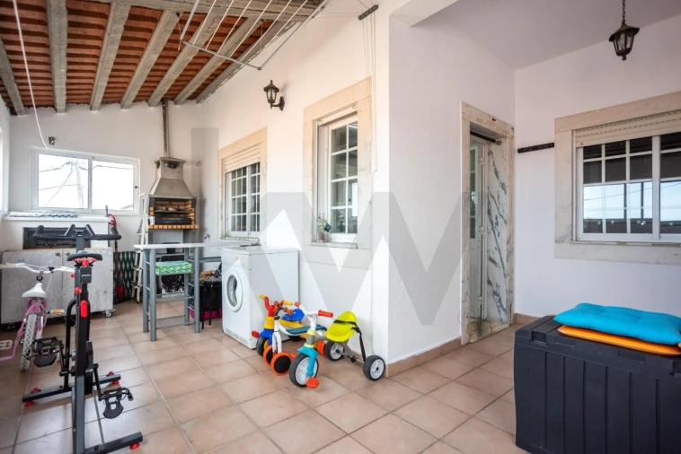Apartamento T2 para Venda em Palhais e Coina Foto 8