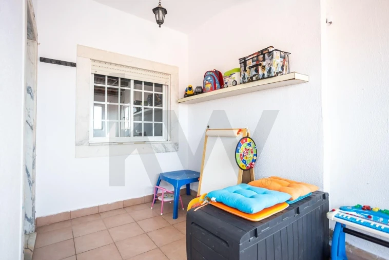 Apartamento T2 para Venda em Palhais e Coina Foto 11