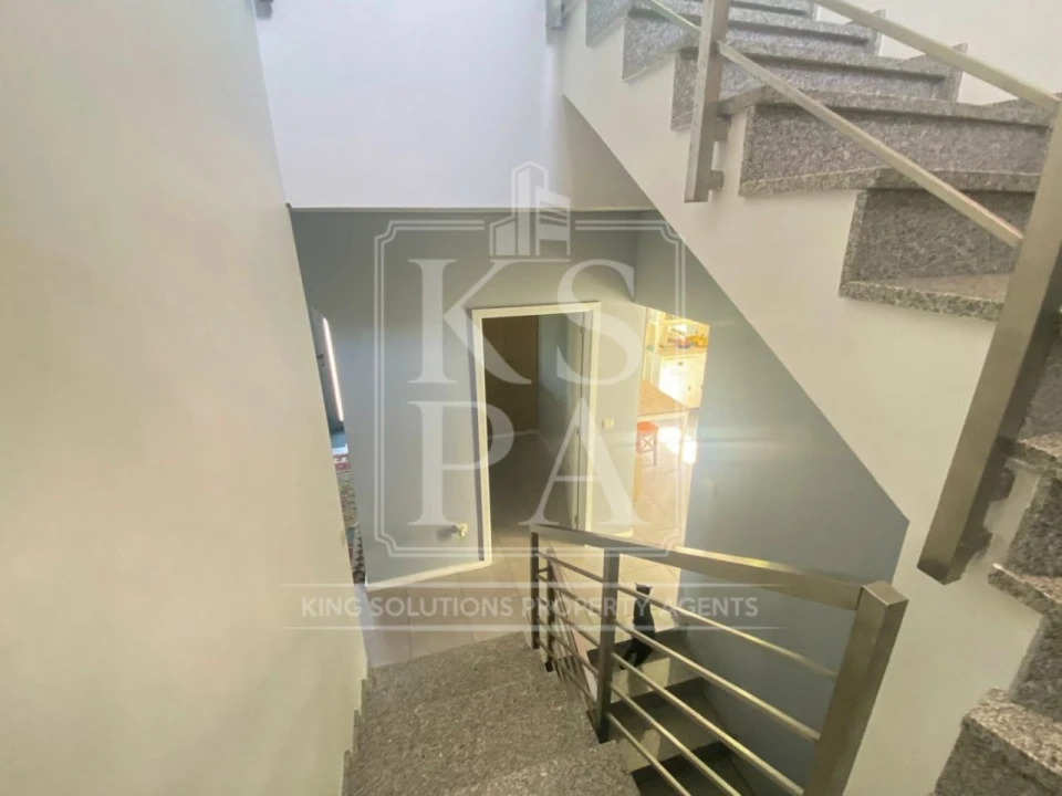 Moradia T4 para Venda em Arcozelo Foto 9