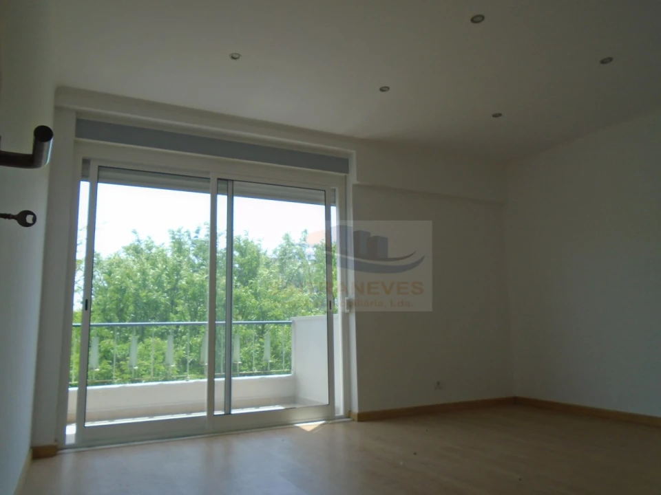 Apartamento T3 para Venda em Venteira Foto 13