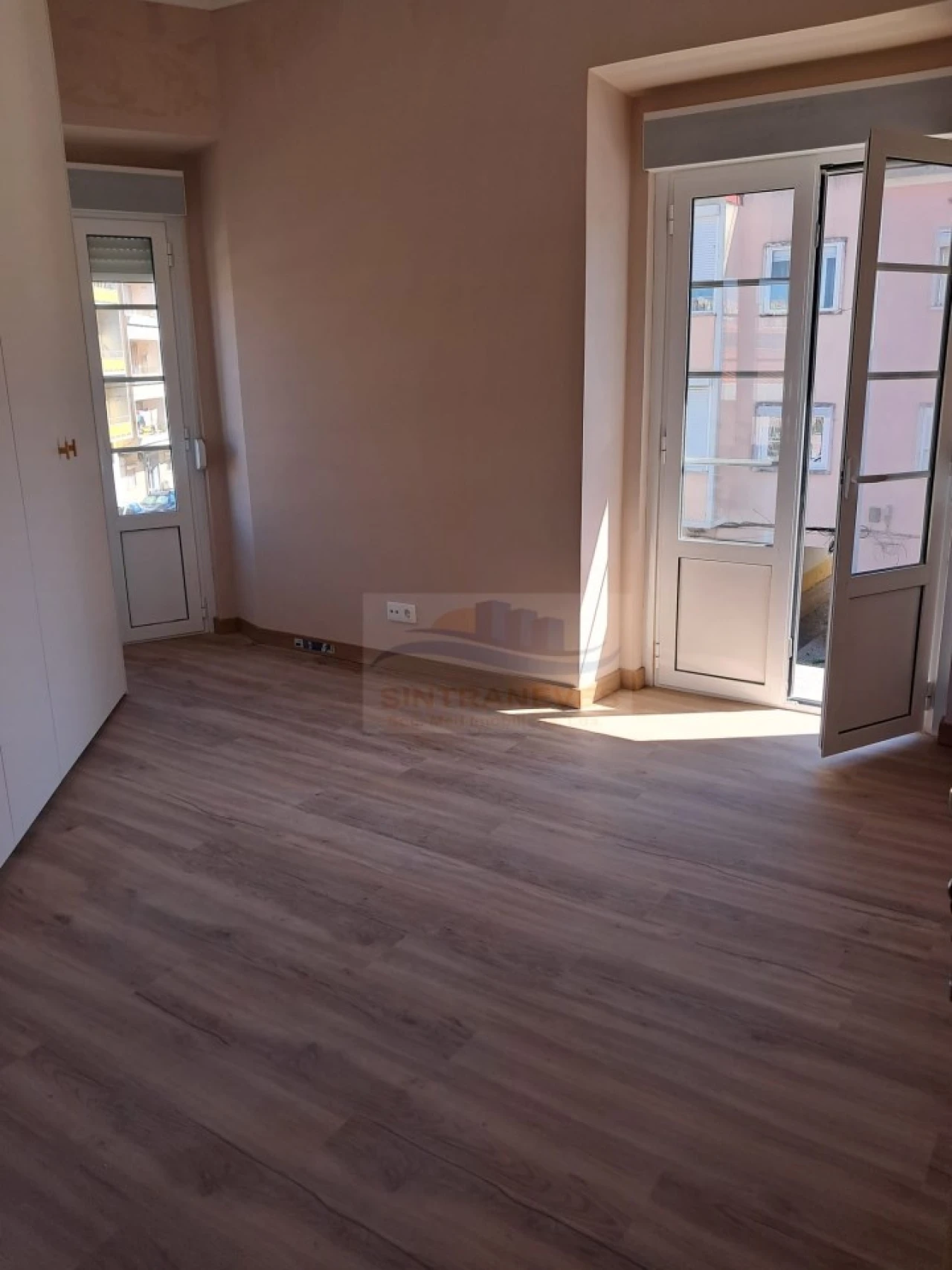 Apartamento T2 para Venda em Venteira Foto 6