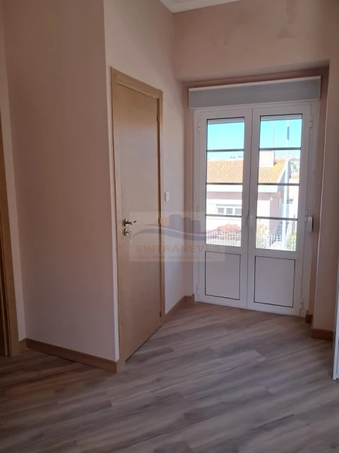 Apartamento T2 para Venda em Venteira