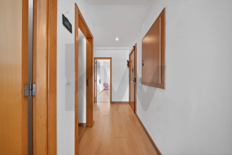 Apartamento T2 para Venda em Algés, Linda-A-Velha e Cruz Quebrada-Dafundo Foto 4