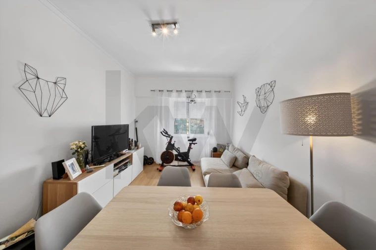 Apartamento T2 para Venda em Algés, Linda-A-Velha e Cruz Quebrada-Dafundo Foto 2
