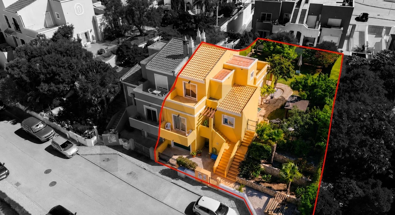 Moradia T4 para Venda em Estômbar e Parchal Foto 3