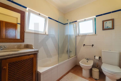 Moradia T4 para Venda em Estômbar e Parchal