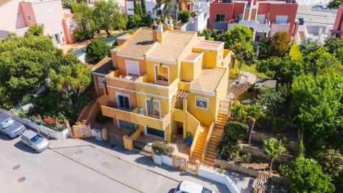 Moradia T4 para Venda em Estômbar e Parchal