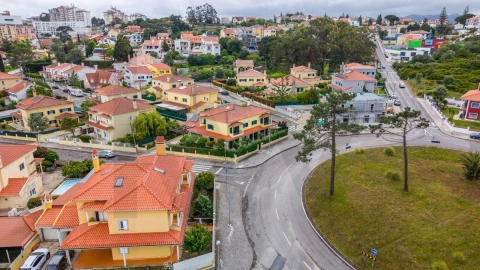 Moradia T5 para Venda em Rio de Mouro