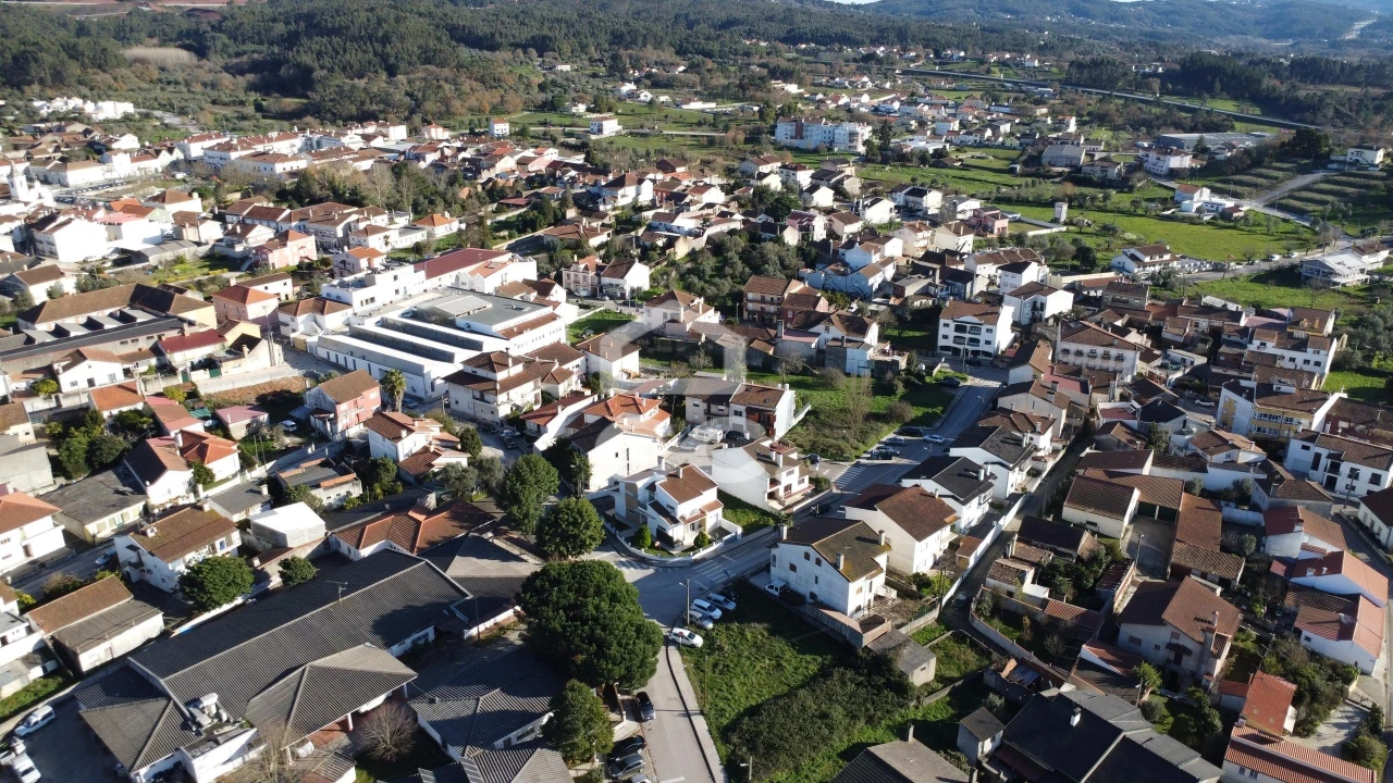 Apartamento T1 para Venda em Avelar Foto 11