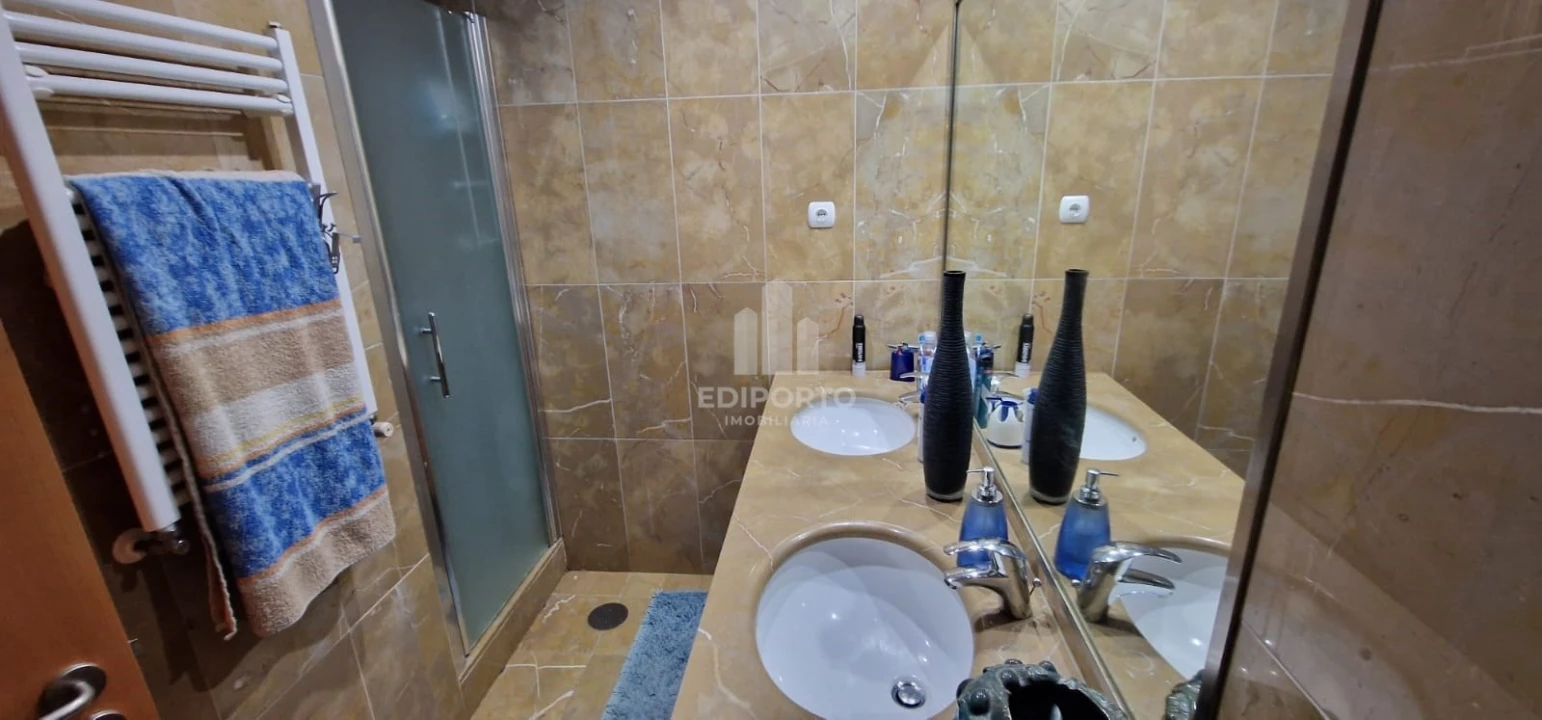 Apartamento T5 para Venda em Santa Marinha e São Pedro da Afurada Foto 22