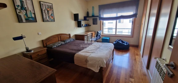 Apartamento T5 para Venda em Santa Marinha e São Pedro da Afurada