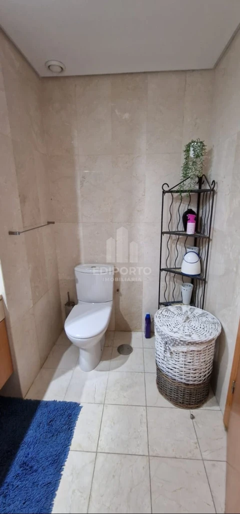 Apartamento T5 para Venda em Santa Marinha e São Pedro da Afurada