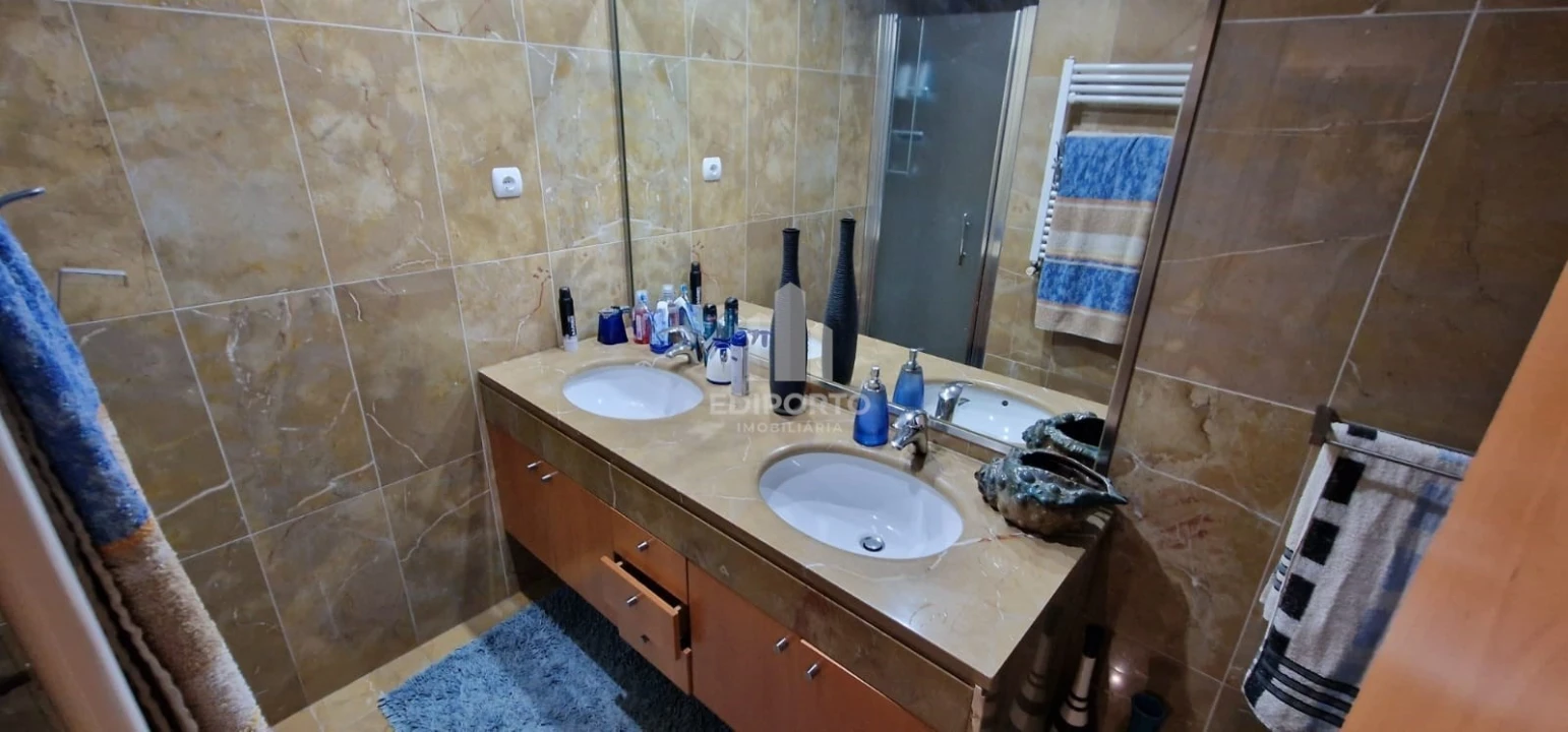 Apartamento T5 para Venda em Santa Marinha e São Pedro da Afurada Foto 23