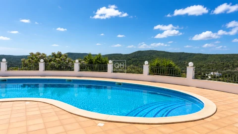 Moradia T4 para Venda em Loule (São Clemente)
