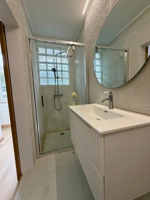 Apartamento T2 para Venda em Santa Iria de Azoia, São João da Talha e Bobadela