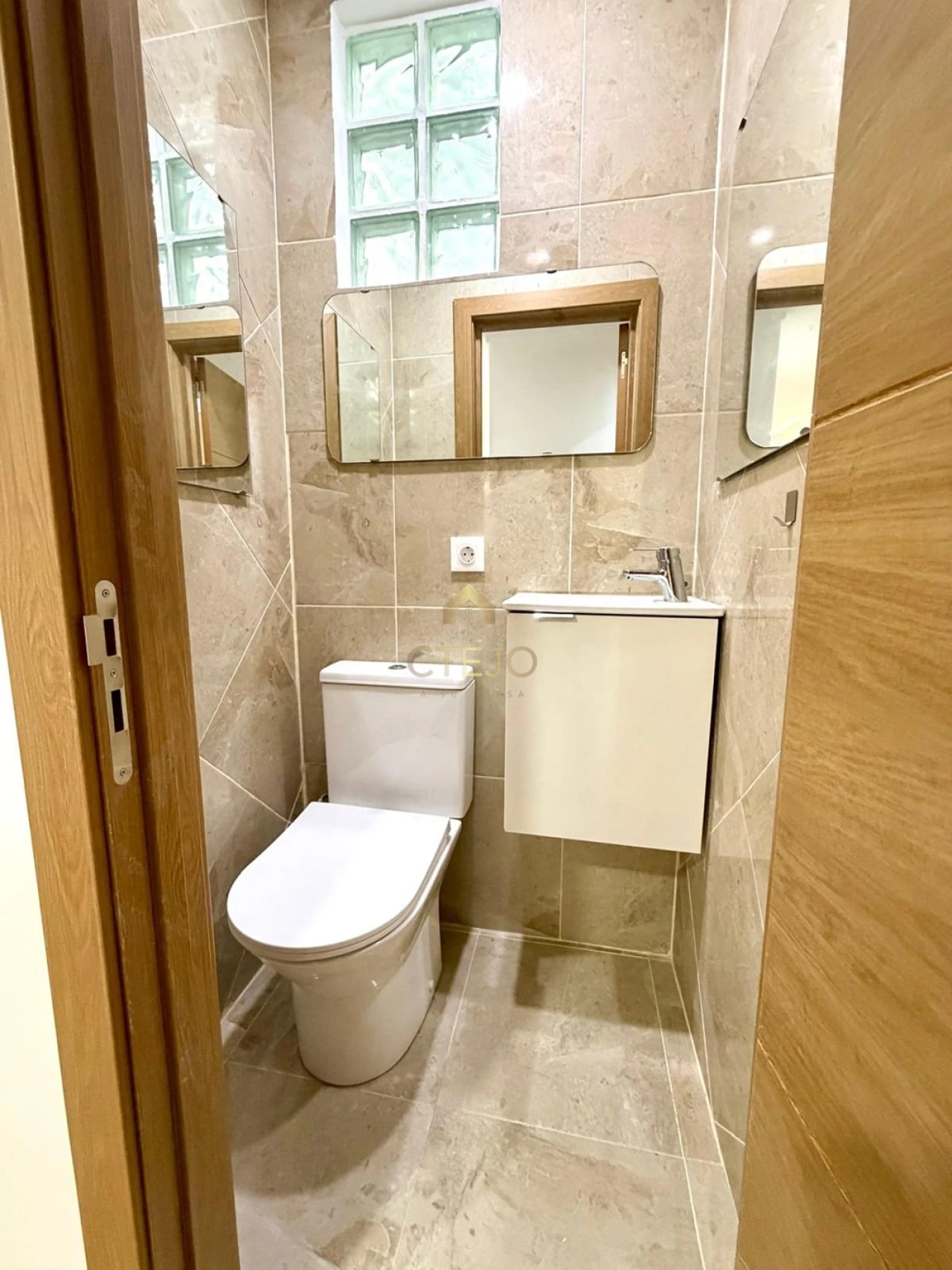 Apartamento T2 para Venda em Santa Iria de Azoia, São João da Talha e Bobadela Foto 14