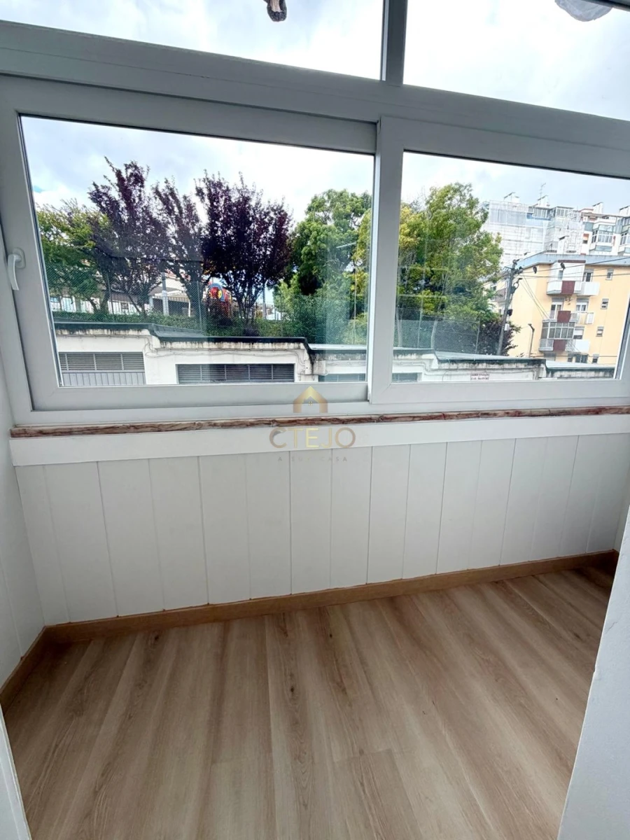 Apartamento T2 para Venda em Santa Iria de Azoia, São João da Talha e Bobadela Foto 16