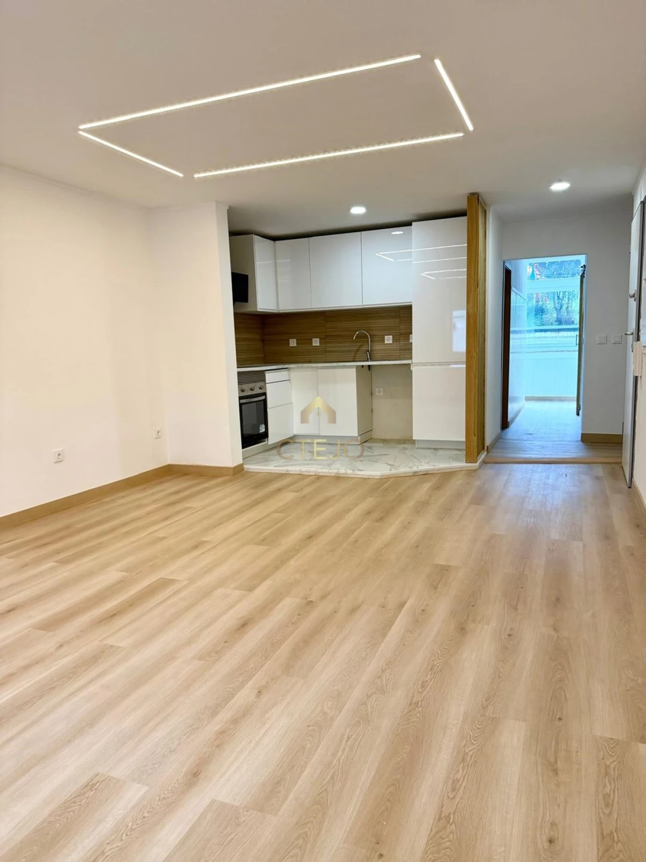 Apartamento T2 para Venda em Santa Iria de Azoia, São João da Talha e Bobadela Foto 1