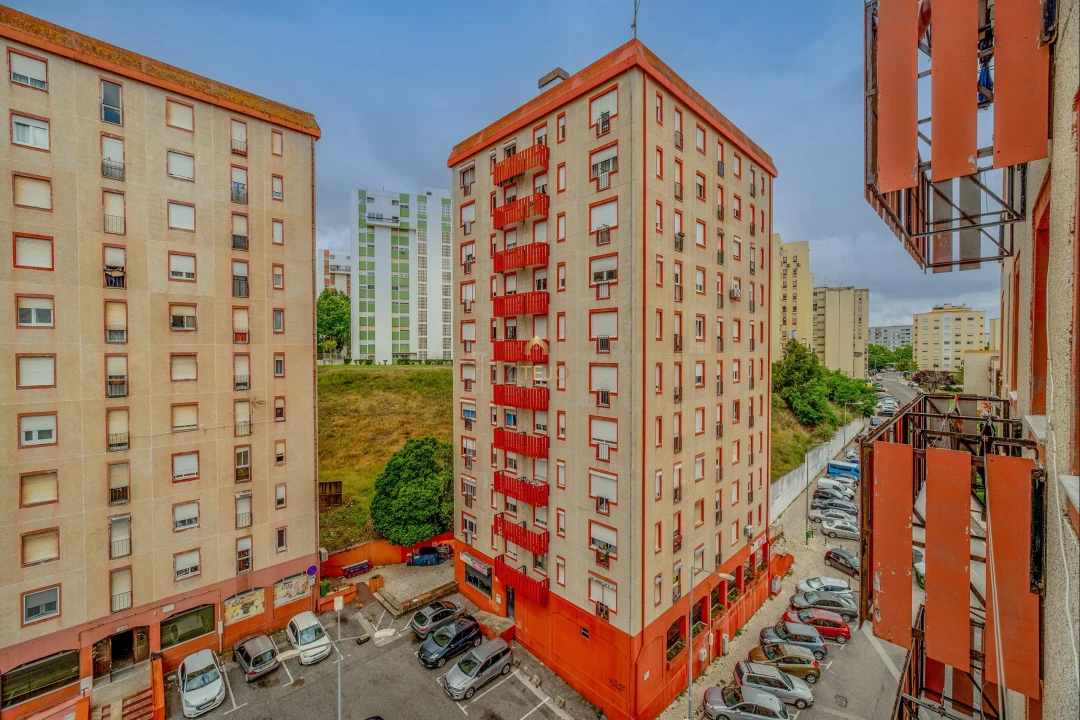 Apartamento T2 para Venda em Santo António dos Cavaleiros e Frielas Foto 22