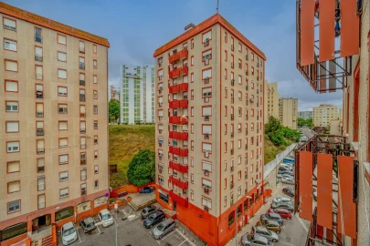 Apartamento T2 para Venda em Santo António dos Cavaleiros e Frielas