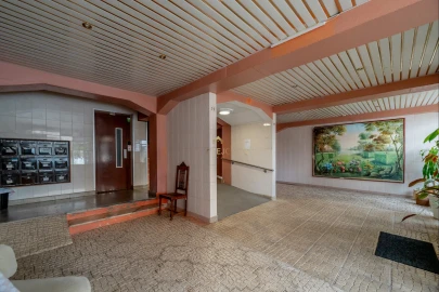 Apartamento T2 para Venda em Santo António dos Cavaleiros e Frielas
