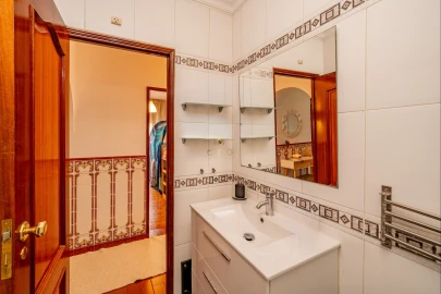 Apartamento T2 para Venda em Santo António dos Cavaleiros e Frielas