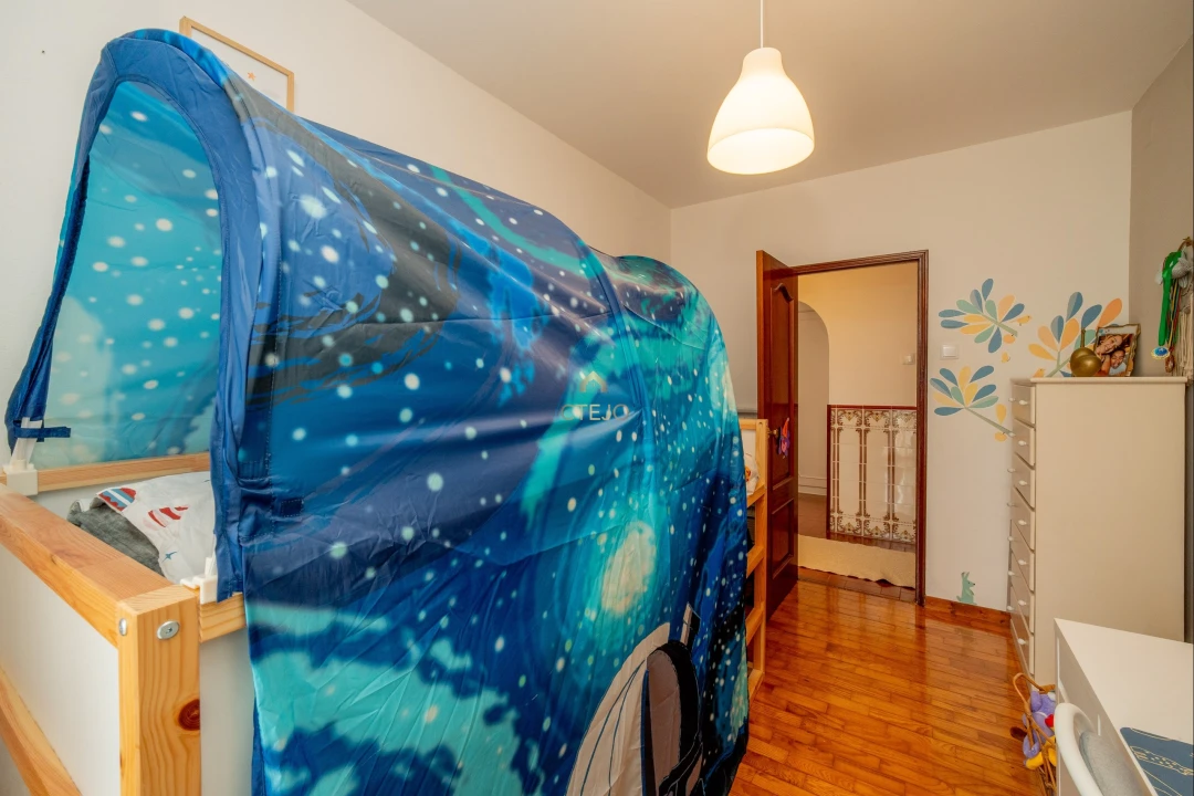 Apartamento T2 para Venda em Santo António dos Cavaleiros e Frielas Foto 10