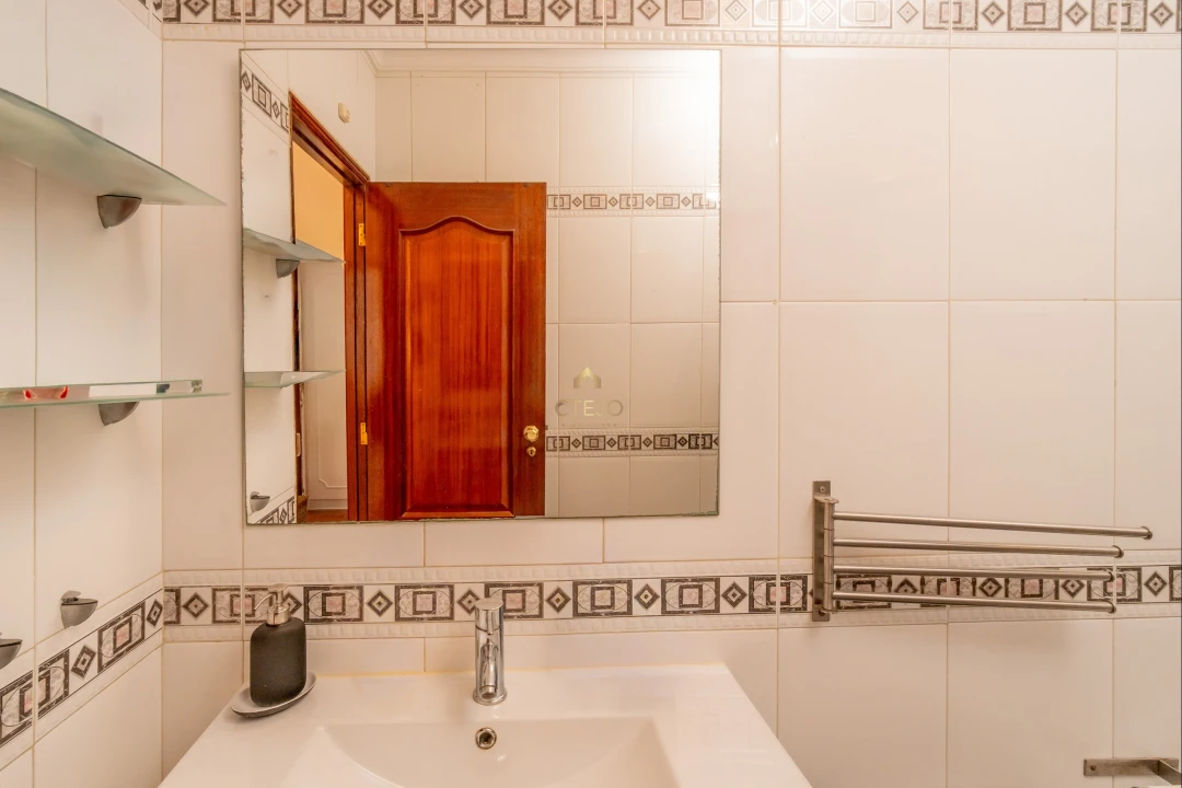 Apartamento T2 para Venda em Santo António dos Cavaleiros e Frielas Foto 26