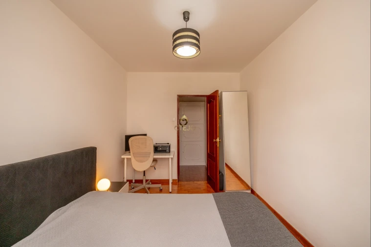 Apartamento T2 para Venda em Santo António dos Cavaleiros e Frielas Foto 6