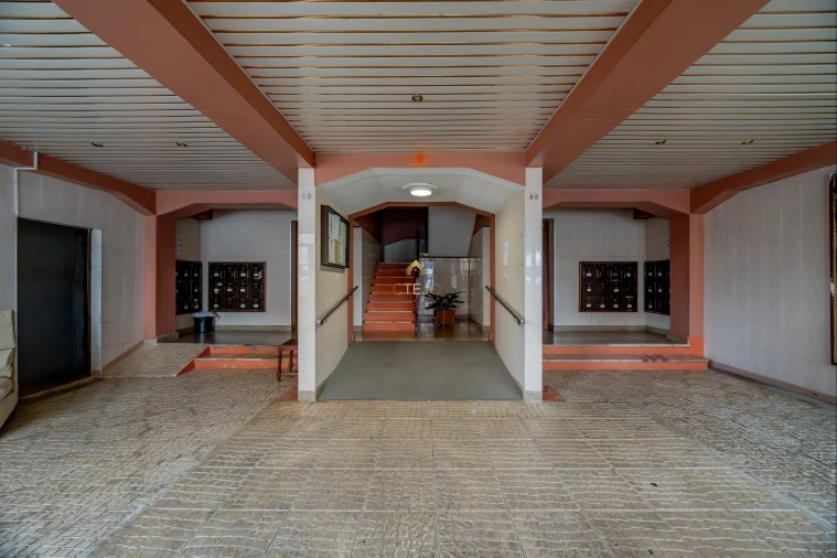 Apartamento T2 para Venda em Santo António dos Cavaleiros e Frielas Foto 31