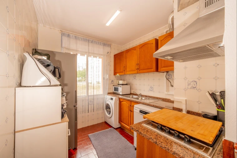 Apartamento T2 para Venda em Santo António dos Cavaleiros e Frielas Foto 18