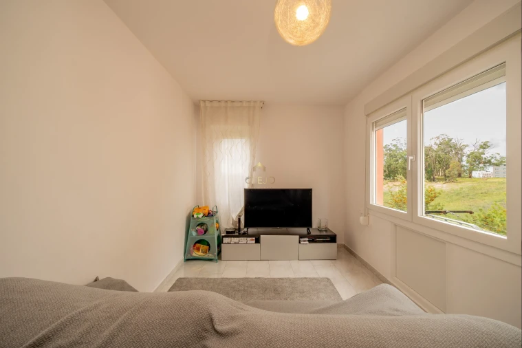 Apartamento T2 para Venda em Santo António dos Cavaleiros e Frielas Foto 12