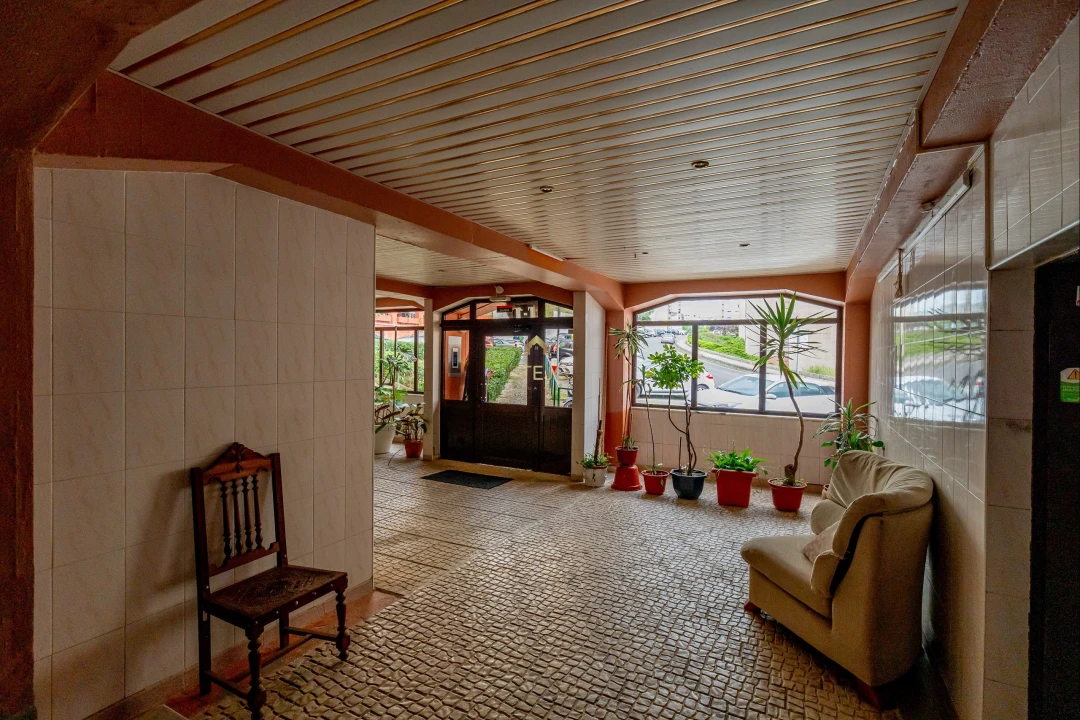 Apartamento T2 para Venda em Santo António dos Cavaleiros e Frielas Foto 30