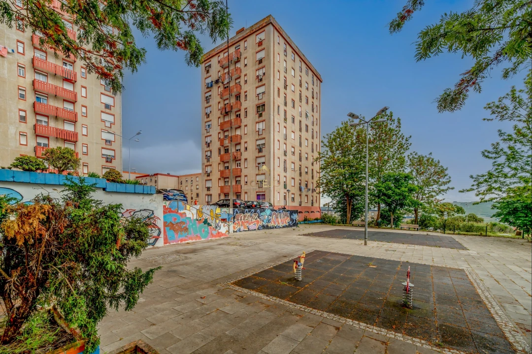 Apartamento T2 para Venda em Santo António dos Cavaleiros e Frielas Foto 34