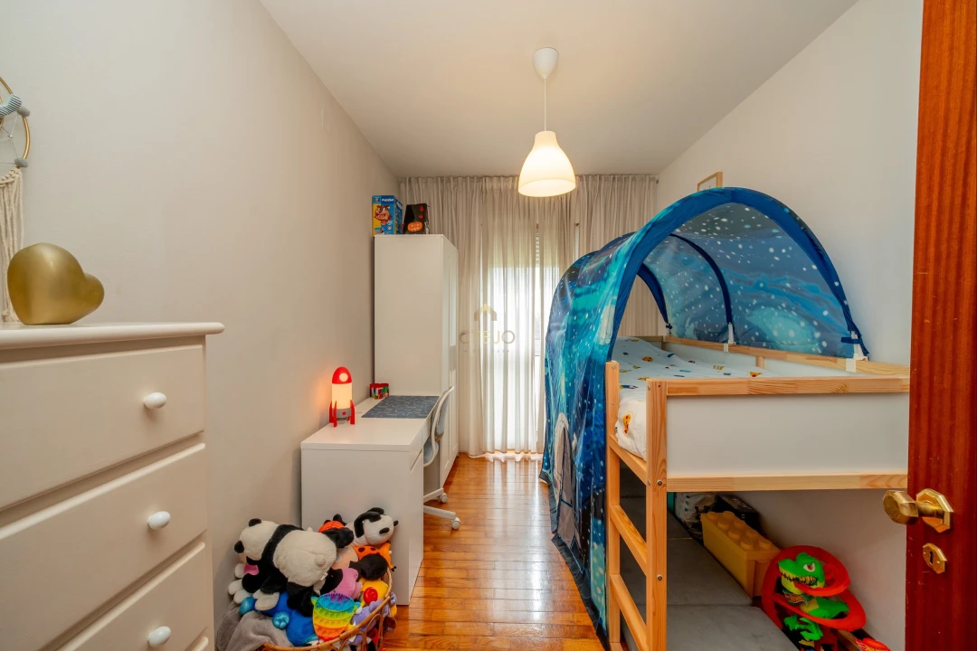Apartamento T2 para Venda em Santo António dos Cavaleiros e Frielas Foto 8