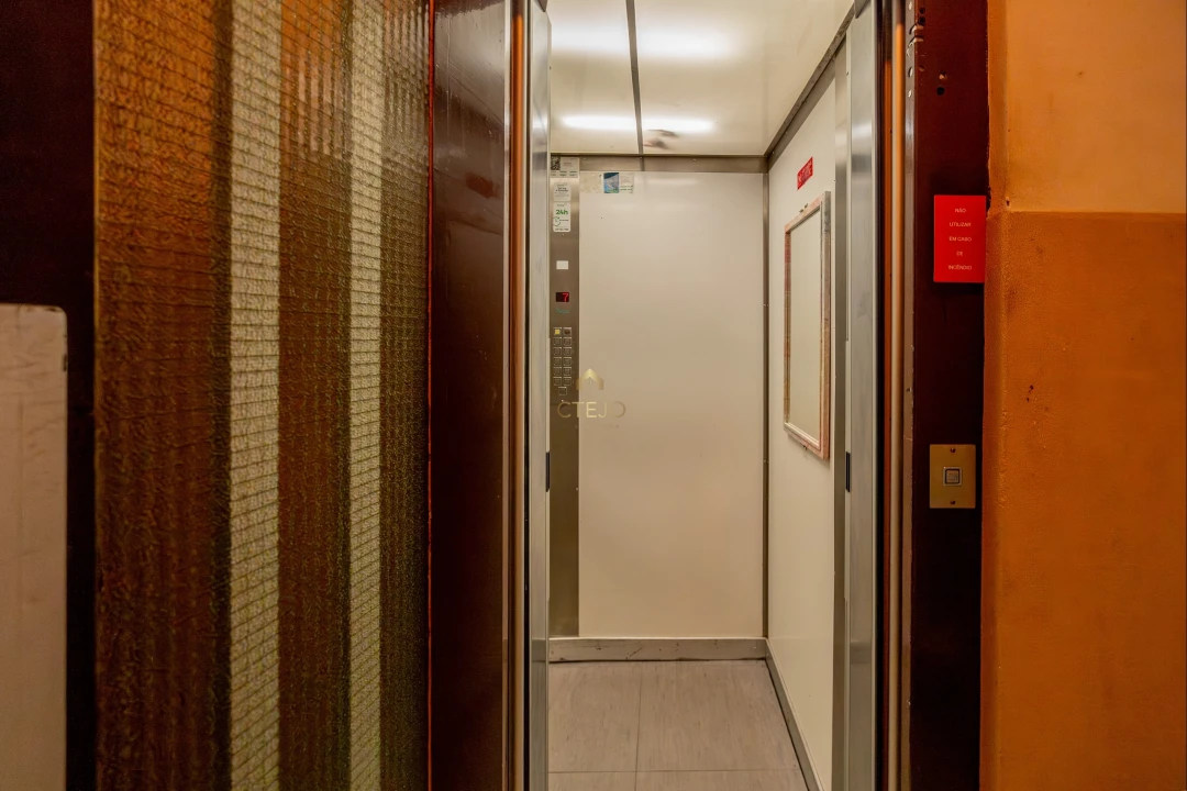 Apartamento T2 para Venda em Santo António dos Cavaleiros e Frielas Foto 28