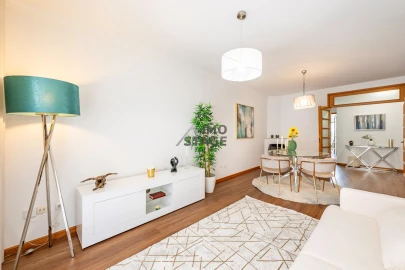 Apartamento T2 para Venda em Santo Tirso, Couto (Santa Cristina e São Miguel) e Burgães