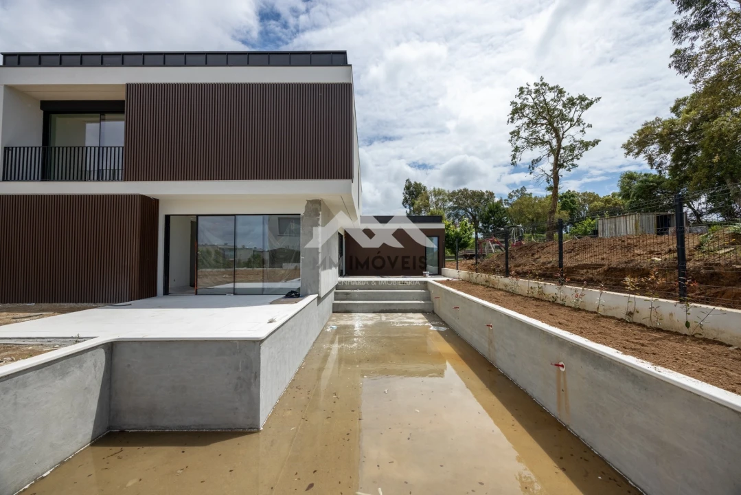 Moradia T4 para Venda em Santa Marinha e São Pedro da Afurada Foto 4