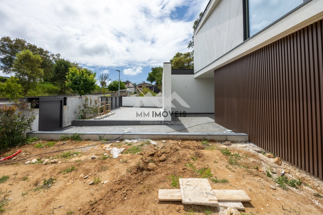 Moradia T4 para Venda em Santa Marinha e São Pedro da Afurada Foto 34