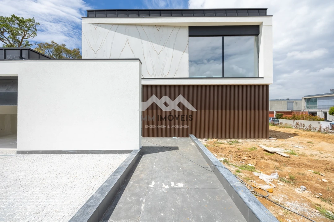 Moradia T4 para Venda em Santa Marinha e São Pedro da Afurada Foto 2