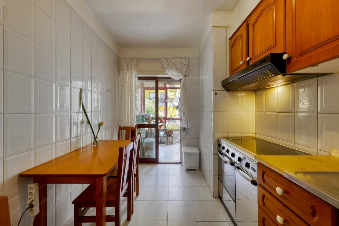 Apartamento T1 para Venda em Quarteira Foto 16