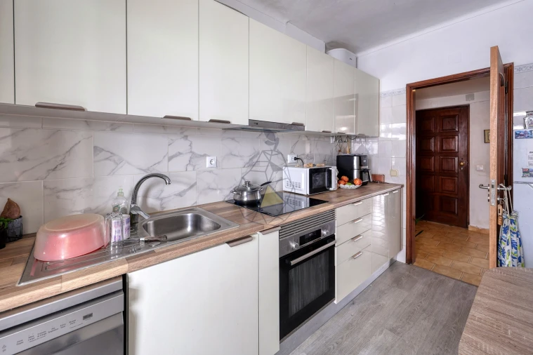 Apartamento T3 para Venda em Portimão Foto 16
