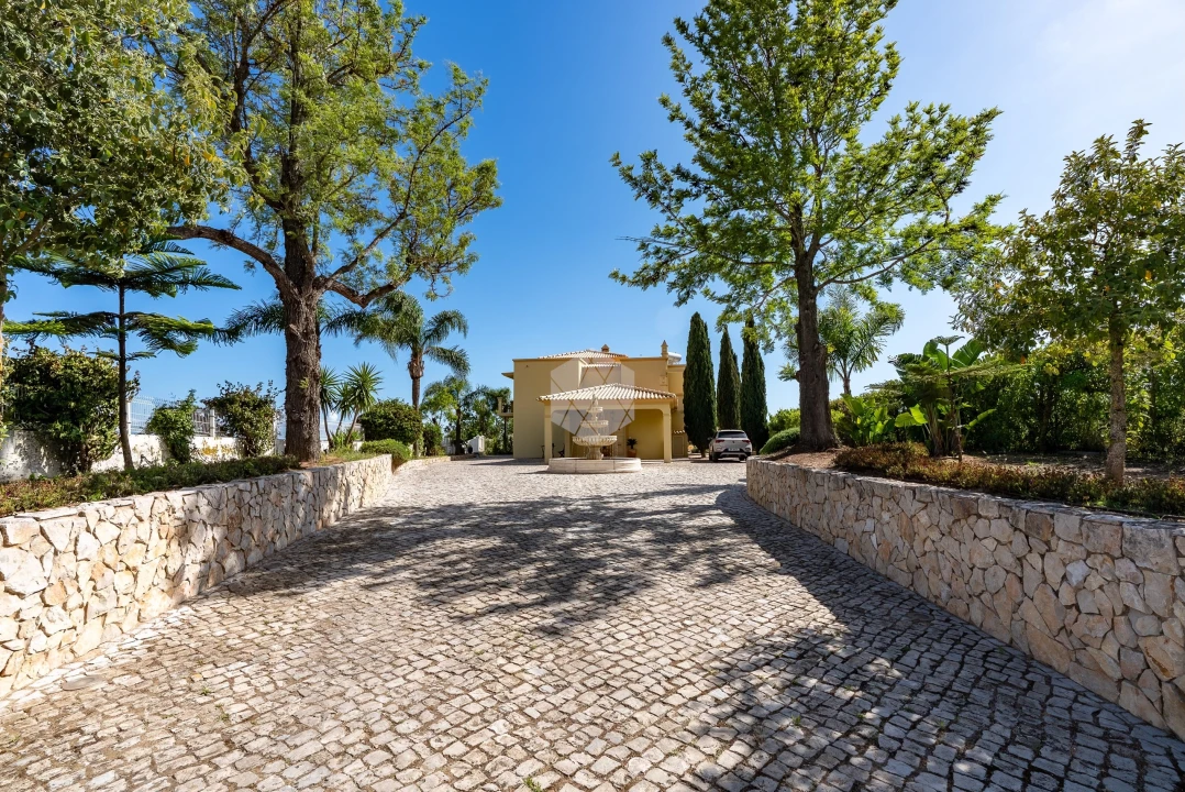 Moradia T6 para Venda em Albufeira e Olhos de Água Foto 9