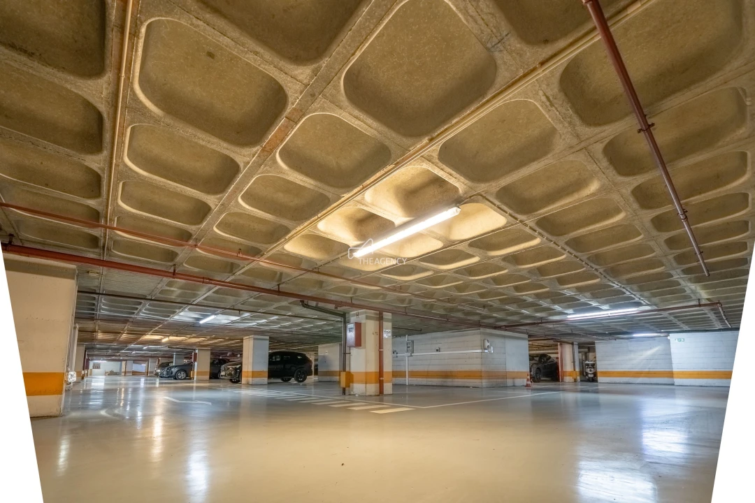 Garagem para Venda em Santo António Foto 7