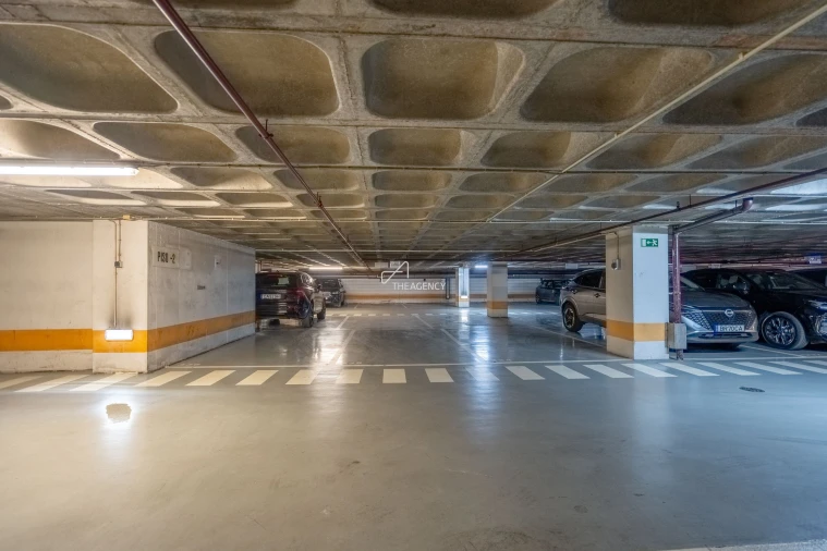 Garagem para Venda em Santo António Foto 2