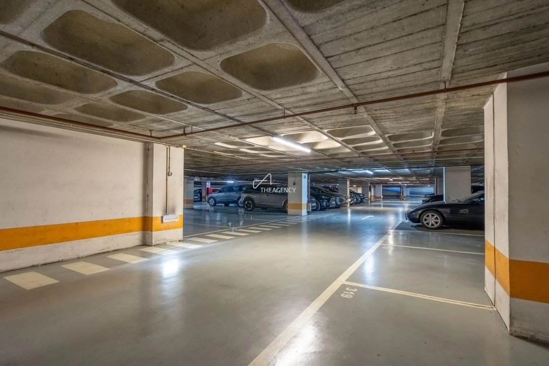Garagem para Venda em Santo António Foto 1